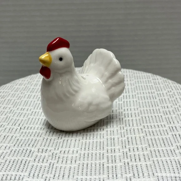 Chicken Salt and Pepper Shakers - Picture 8 of 9